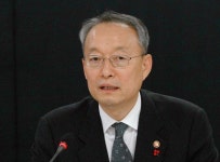 [신년사]백운규 산업부 장관 경기회복 온기 체감할 수 있도록 하겠다