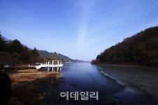 [물소리길]① 겨우내 얼었던 내천이 녹아 흐르다