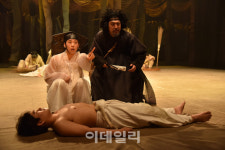 셰익스피어 희곡이 우리 가락 만나니 절로 얼쑤~