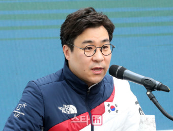 [포토]질문에 답하는 김선태 감독