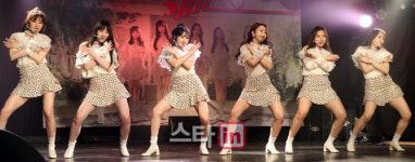 [포토]너와 나 선보이는 샤샤