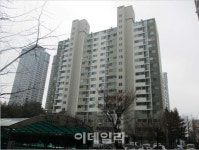 수원 영통 벽산아파트 전용 85㎡, 4억4300만원에 공매