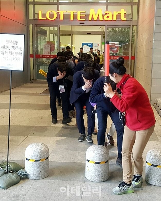 잠실 롯데마트 화재, 인명피해 없이 소방당국 빠른 진화작업에 의해 진압