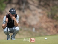 [포토]황재민 헷갈리는 퍼트라인