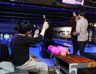 태영코스매틱롯데피트인 | [포토]롯데피트인 동대문점, '볼링과 피맥(피자+맥주)을 동시에'
