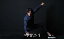 [포토]이태웅 ‘탄하여 보내옵노니’