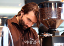 [포토]폴 바셋, 커피의 향기 가득