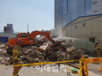 서울 용산서 52년된 건물 붕괴…위험시설물 지정 안돼 안전점검 無