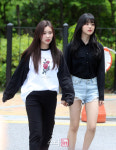 [포토]엘리-수연 투표소로~