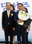 [포토]기념촬영하는 이광호 서울시의원 당선인