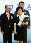 [포토]기념촬영하는 권영희 서울시의원 당선인