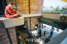 [포토]우리나라 최초 민간 소극장 삼일로창고극장 재개관