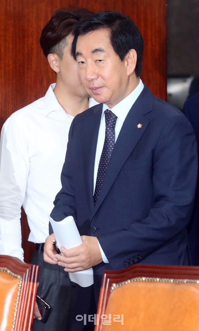 한국 최상목 대통령 권한대행, 무안 제주항공 참사 대응 긴급 대책 발표