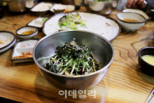 [여행] 꽃바다에 밀파도 넘실…눈길 머무는 곳마다 초록바다