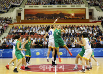 [포토]남북통일농구 평화-번영 팀 경기, 시작!