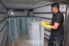 [포토]무더위, 얼음공장은 특수