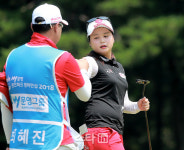 [포토] 버디성공 최혜진 아차차 파이팅은 하고~