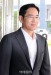[포토]로비로 향하는 이재용 부회장