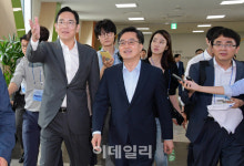 뉴키(주)평택캠퍼스 | [포토]평택캠퍼스 소개하는 이재용 부회장
