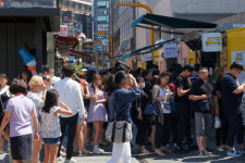 인천 중구 신포청년몰 백종원의 골목식당 방영 후 인파 몰려