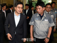 [포토] 군산 방문한 김동연 부총리