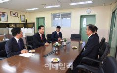 [포토]기찬수 병무청장, 특수학교 정진학교 방문
