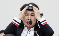 [포토]김용임 한유총 전북지회장 이걸 쓰고 새벽에 일합니다