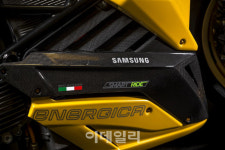 [단독] 삼성 갤럭시 스마트폰·워치 탑재한 전기 오토바이 나온다