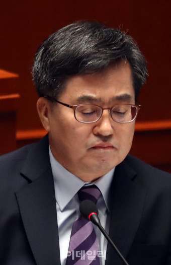 김동연 경기도지사, 눈과의 전쟁 선언…폭설 대응 긴급 대책