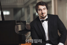 조성진과 경쟁한 샤를 리샤르-아믈랭, 첫 내한공연