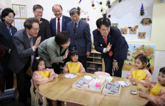 유은혜 공영형유치원, 국공립 확대 모델 중 하나…지원 강화할 것