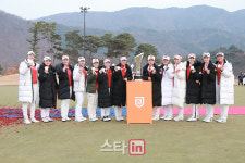 [포토] 오렌지라이프 챔피언스트로피 준우승 팀 KLPGA 아쉽지만 최선을 다했어요