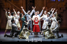 추운 크리스마스, 공연장에서 따뜻함 느끼세요