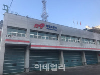 헬멧 녹인 불길속 아이 구한 `火벤저스` 홍천소방서 구조대 소방관 할일 했을뿐