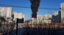 [포토]차암초등학교 화재, 도심 속 불기둥