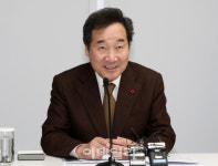 [포토]현대·기아자동차 기술연구소에서 발언하는 이낙연 총리