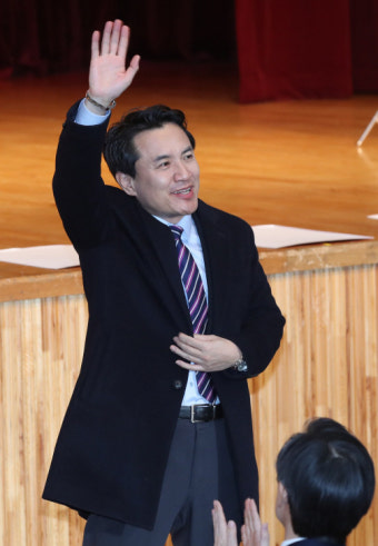 김진태, 나경원의 어설픈 '5·18 망언' 수습에 기름...