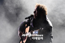 그래머스쿨오브락학원 | [포토] '2019 그래미 어워드' 포스트 말론, '록스타 무대'