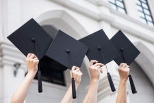 "의미를 알면 감동이 두배!"...졸업식 꽃다발 추천 TOP 5