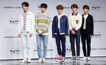 [포토]투모로우바이투게더 '우리 데뷔했어요'