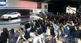 [포토]서울 모터쇼 르노삼성 자동차에 쏠린 뜨거운 관심