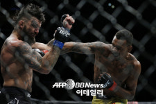 [포토] 올리베이라, 마이크 페리 가슴에 명중