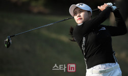 [포토] 루키 신미진 신인왕 앞으로 날린다