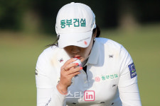[포토] 지한솔 볼아 내게 버디를 부탁해