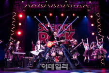 뮤지컬 스쿨 오브 락 월드투어 책임질 스쿨밴드는