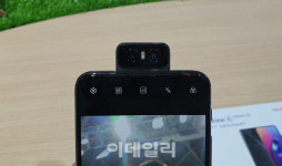 회전카메라 달린 에이수스 ‘젠폰6’ 살펴보니..국내 출시 기대감↑(영상)