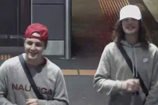 호주서 경찰 간부 폭행한 간 큰 10대…열차서 용변·구토까지