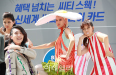 [포토]씨티 스웩, 신세계 씨티 클리어 카드 출시