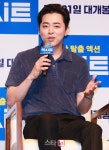 [포토]소감 밝히는 배우 조정석