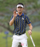 [포토]김형성 오늘도 첫 버디 좋아요